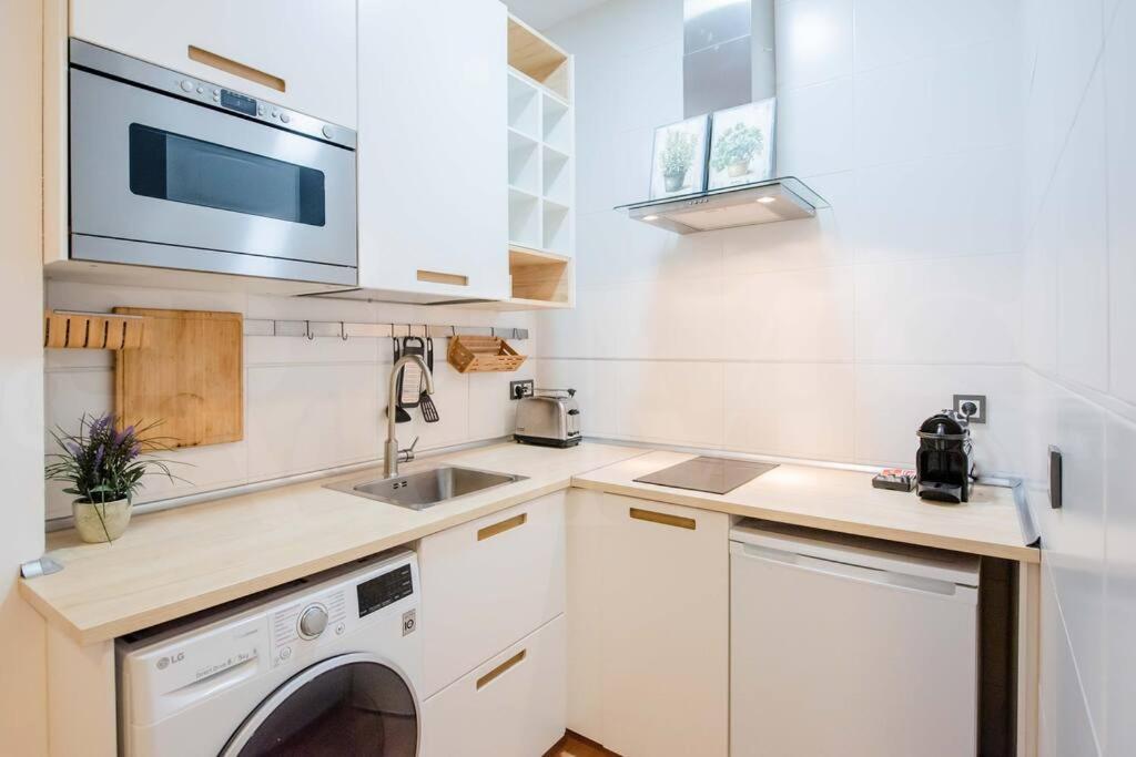 Relaxing Apartment With Parking In The Center By Rems Málaga Extérieur photo