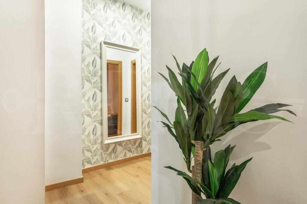 Relaxing Apartment With Parking In The Center By Rems Málaga Extérieur photo