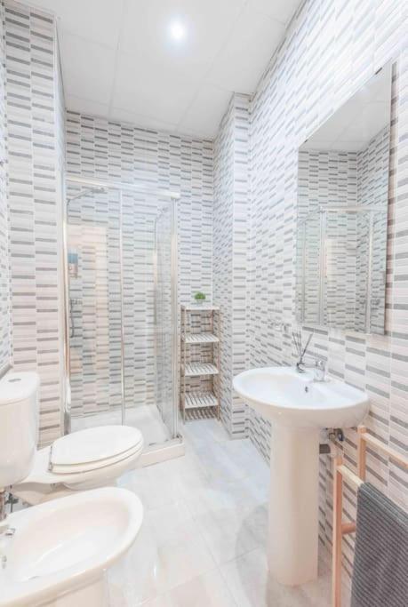 Relaxing Apartment With Parking In The Center By Rems Málaga Extérieur photo